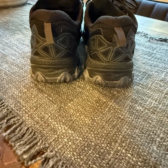 La Sportiva Bushido II Trail Running Shoe - Women's. Black/Carbon, 39.5 - Picture 2 of 6